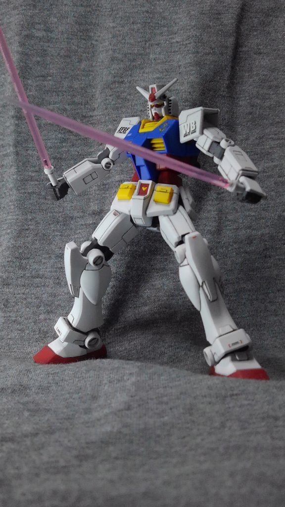 武器が無いので、サーベルを切り取ってピアノ線で接続、刃をランナーで作りました。