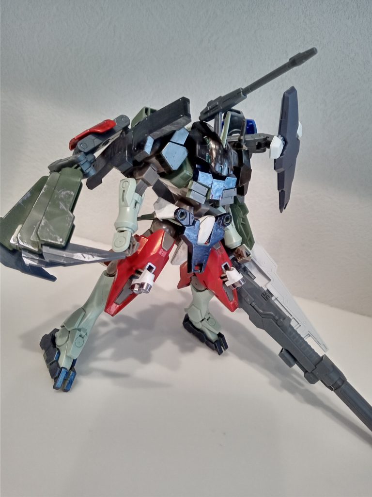 ライトタイラントクローユニットシールドも兼ね、展開しクローに過去作グリモアのアイディアを採用