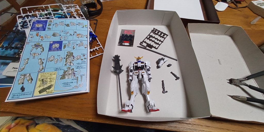 組み上げに1時間。今までは説明書を見て、パーツを切り出し、組んで……HGで素組みに５時間くらいかけてました……。２時間で形になるのは良いですね！これから、制作スピードが上がるかも!