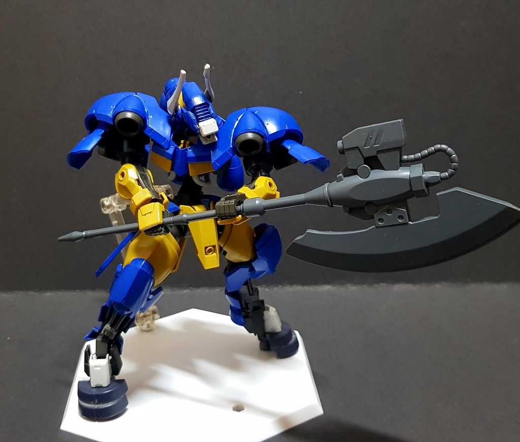 Helmwige Reinkarを使って製作をしました接地力が悪いため台座を使用しないと姿勢が取れないできるだけ牛の頭を作ろうと努力しました 似ていたらいいな...