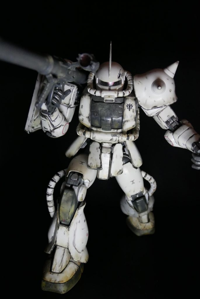 CGのザクが遠くからガツガツ歩いてくるシーンも、それはそれで良きかな。「あれは、ホワイト・オーガーじゃないか!!」