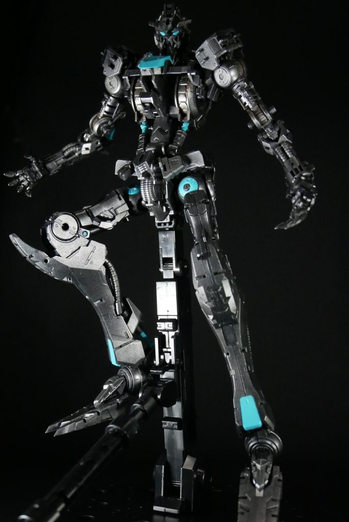 バルバトスは、個人的にトラウマになってしまった作品。鉄華団メンバーの死や阿頼耶識システムなどストーリー展開とEDのMISIAやUruの歌に毎回号泣したもんです。可哀想すぎてもう一度観れないっす。このキットは、この後ちゃんと装甲をつけます。