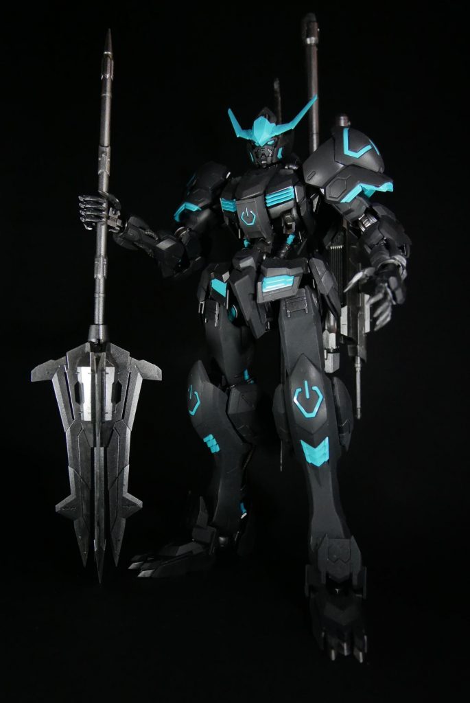 銃と刀もマウントし、フル装備に。悪魔感はんぱなく、カッコイイですw。エコプラも差し色をいれることで、印象がガラッと変わっていいなと。発案者はナイスアイデアだと思いました。他のリサーキュレーションキットもほしいけど、積プラたまりすぎて悩んでます。