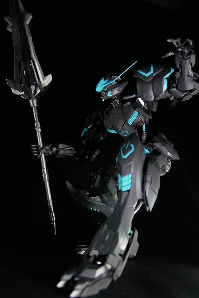 よく動きます。デザイン的に腰が細すぎて立位のバランスも心配しましたが、全く問題なく色んなポージングが出来ました。