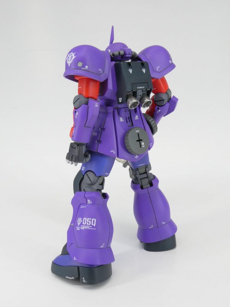 背面はこんな感じです。太もものデカールがうまく貼れた上に意外に格好良くできたのが気に入ってます。