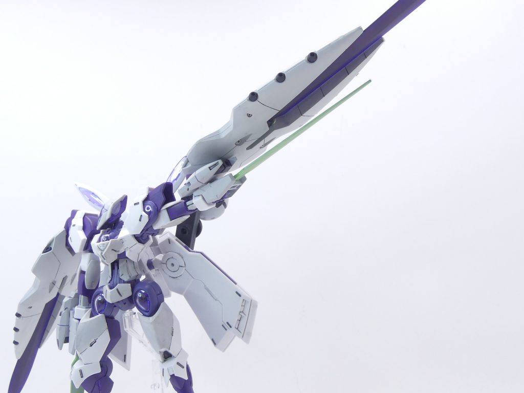 Gールシファーのキットから巨大ビーム刃を流用。キット状態では赤ですが、「水星」の基本形である青っぽく。