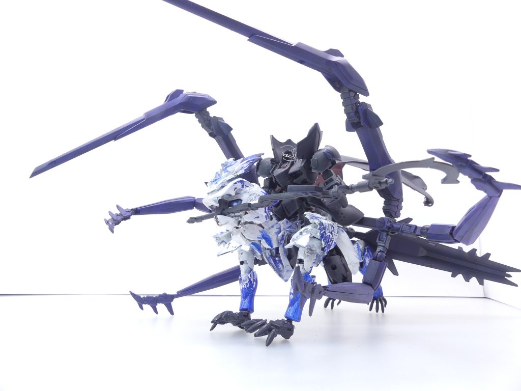 騎乗。尻尾はHGの方のバルバトスルプスレクスから。アーム部分はジャイオーンやガフランのビーム砲など。