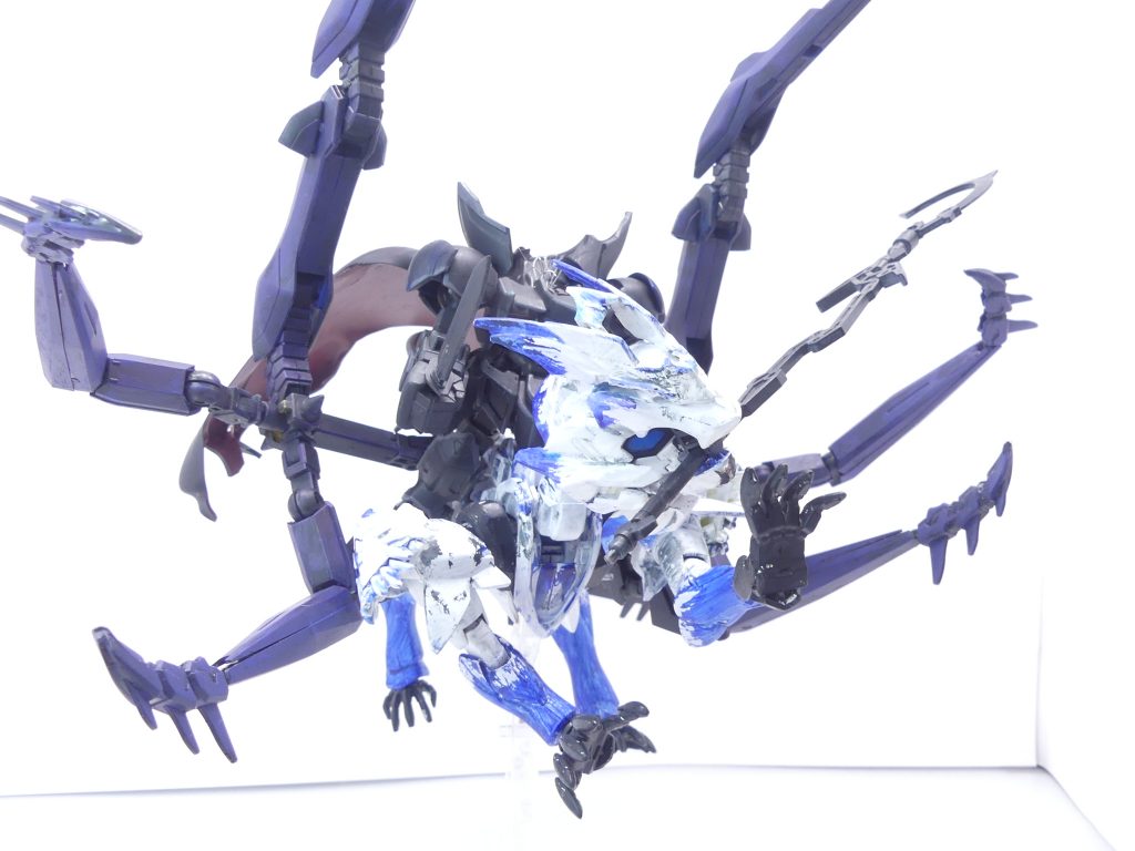 トップ写真のように、目はブラックライトで発光します。とにかくまとめるのに苦労しました…ちなみにへシアンさんの宝具は(為朝さんの時に回しまくって)4です…