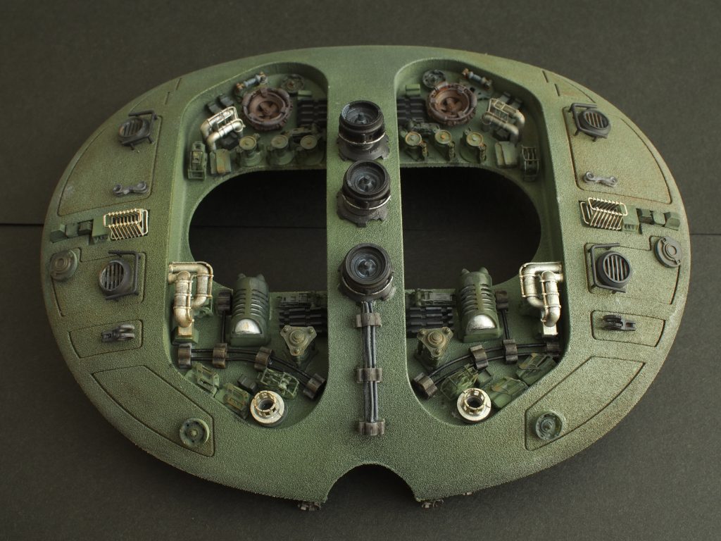 ディティールアップパーツの色は微妙にコントラストを変えて塗っています。