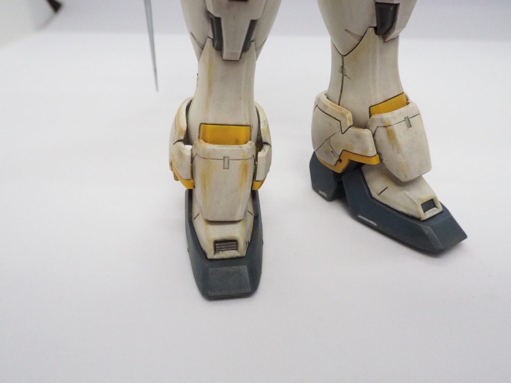 最後にタミヤのウェザリングマスターで細かくウェザリングをしていきました