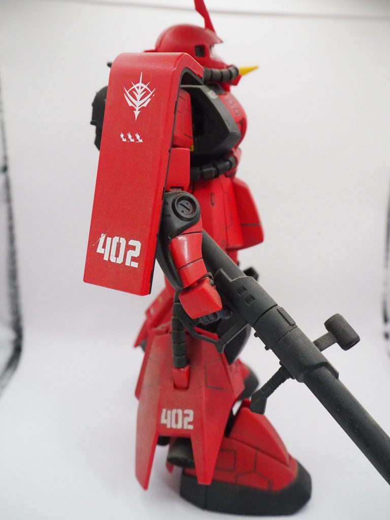 当時、成型色が設定と違う事で騒がれていました。取説もその違う色のカラー指定になってました。