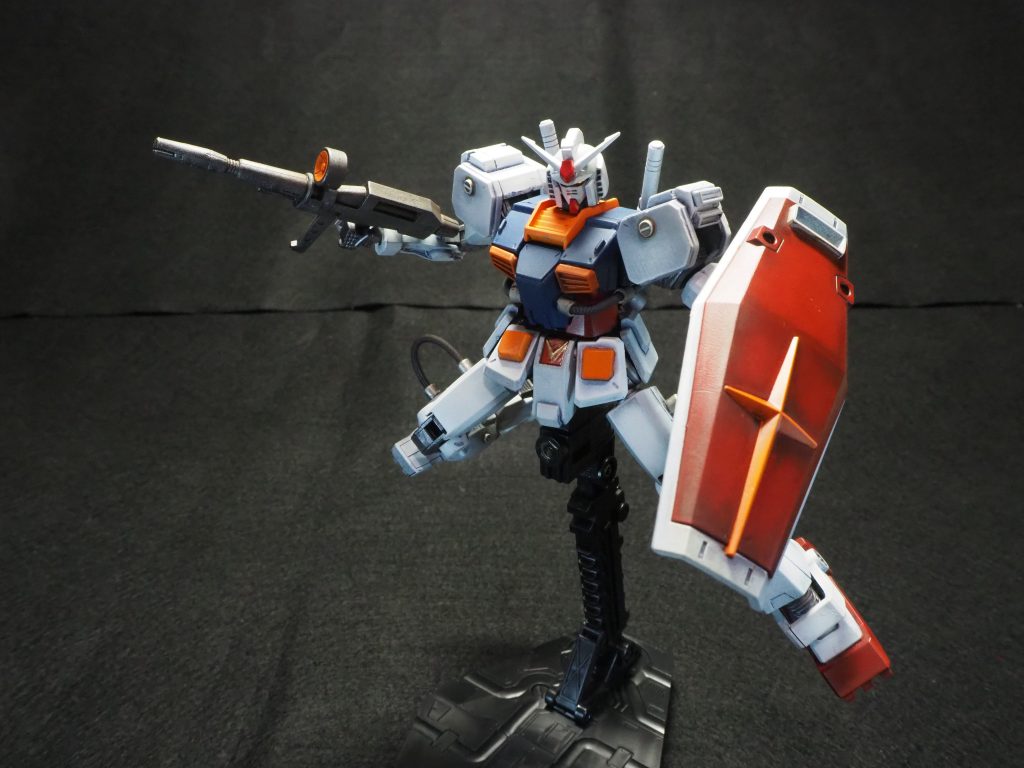 ビームライフルとシールド装備状態です。REVIVE版ガンダムのものをそのまま流用しました。