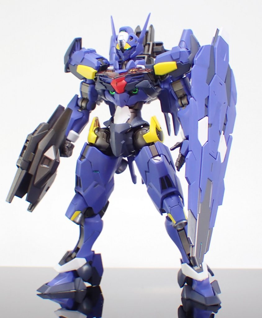 カラー変更以外はアンテナをシャープにしたくらいで、良くできたキットでした。