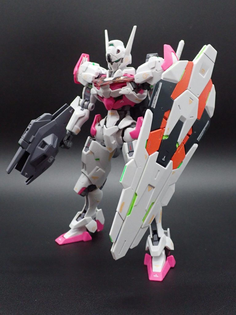 某配信動画を参考にモールドを足してます最近のガンプラは柔らかいのでちょっと難しいですね〜切った貼ったは楽なんですけど