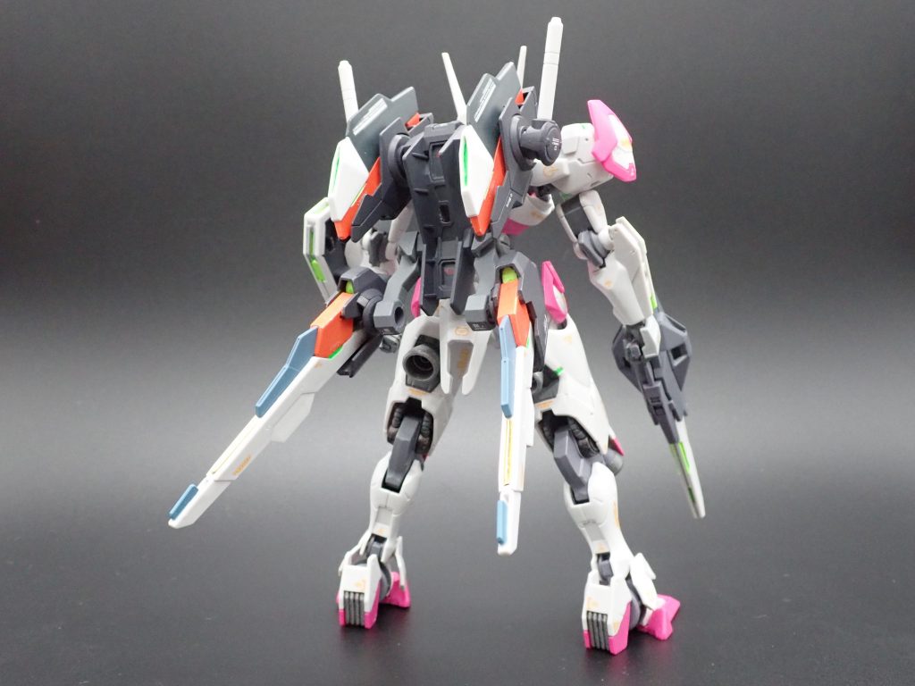 かっこよすぎるバックパックのビットオンフォーム目立つ肉抜きはアームはパテ埋め、ビットは百均のアクセサリーパーツを切って埋め込み手抜きディテールアップ