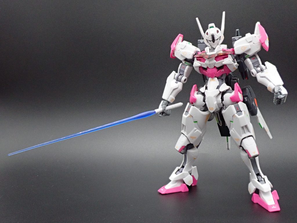 ビームサーベル両手はビルダーズパーツに交換していますまあエナメルスミ入れで3回くらい砕け散ったんですけどね!w
