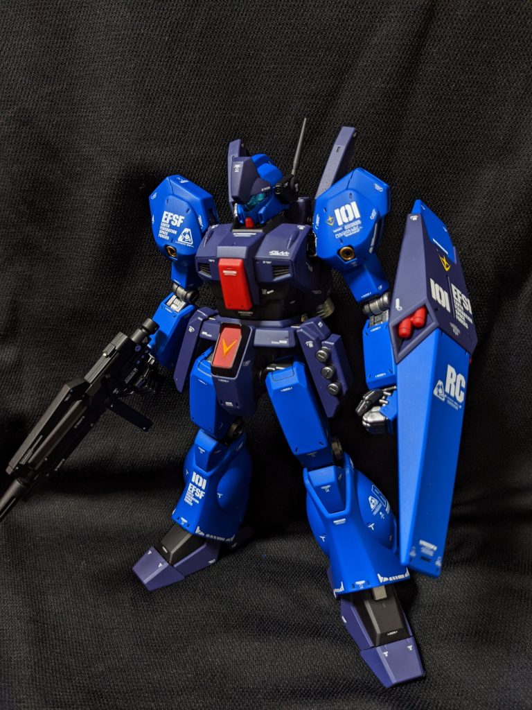 ガンプラ説明書表紙的ショット。もしくはRG箱的ショット。緑のジェガンももちろん好きですよ(^^)以上ユウ・カジマ専用ジェガンでした。ありがとうございました！