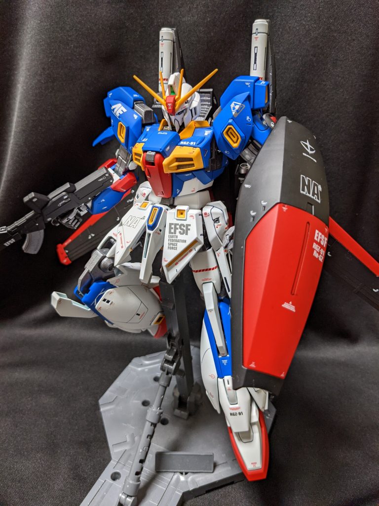 時期としては逆襲のシャアでロンド・ベル隊、アムロとカミーユがいたらフィフスルナ落としも阻止できそうです。以上にリ・ガズィ・カミーユカスタムでした。