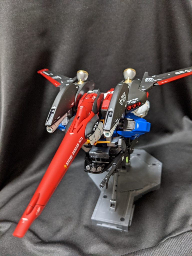 特に手を加えてないので変形もできます。逆さま向きウェーブライダーみたいです。