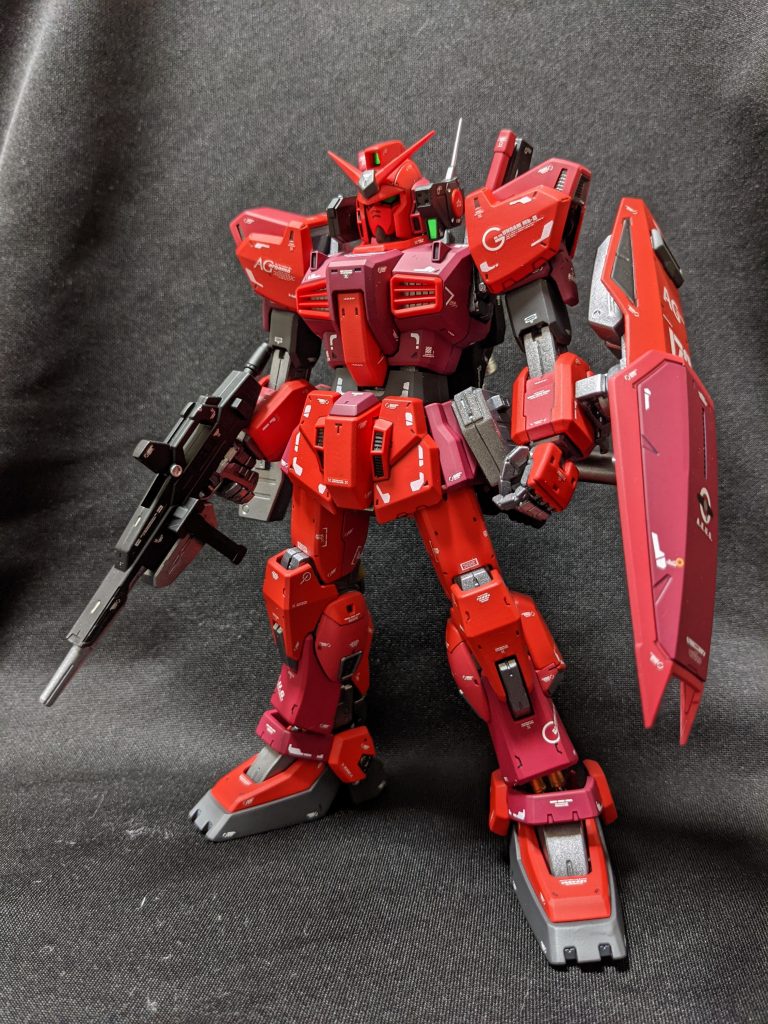 まずMk-IIです。キャスバルガンダムっぽくもありますが赤率多めのオリジンザクI風のカラーリングにしました。