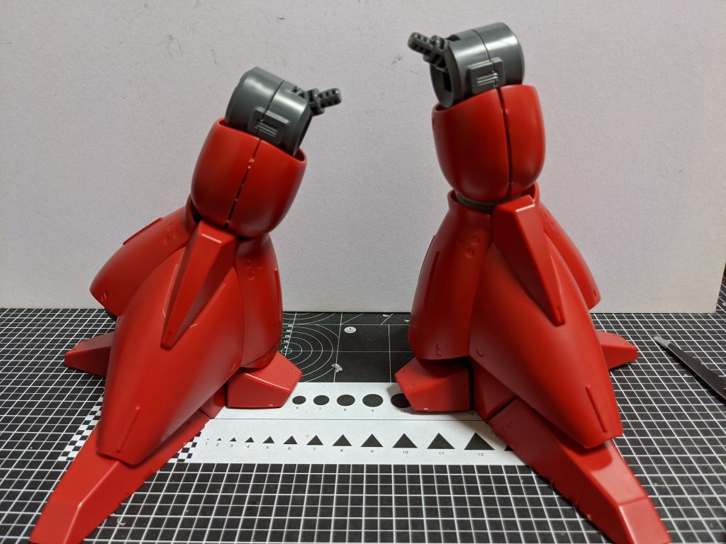 左が短足化したものです。 