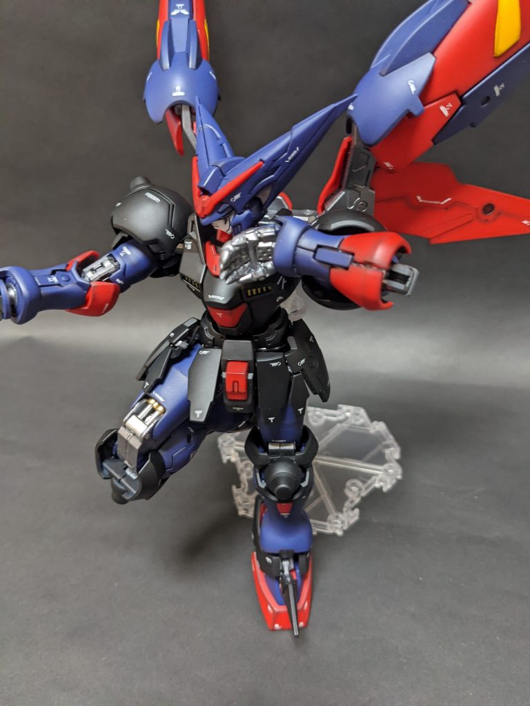 基本的には素組み全塗装です。ポリキャップレスで各所ABSでできているためフレームはしっかりサフして塗装してます。