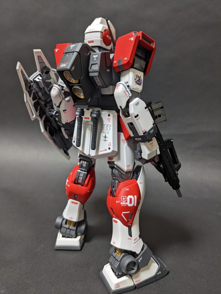 背面、バックパックもジムスナイパー2に交換、ジム・コマンドよりも機動性能が高そうです。