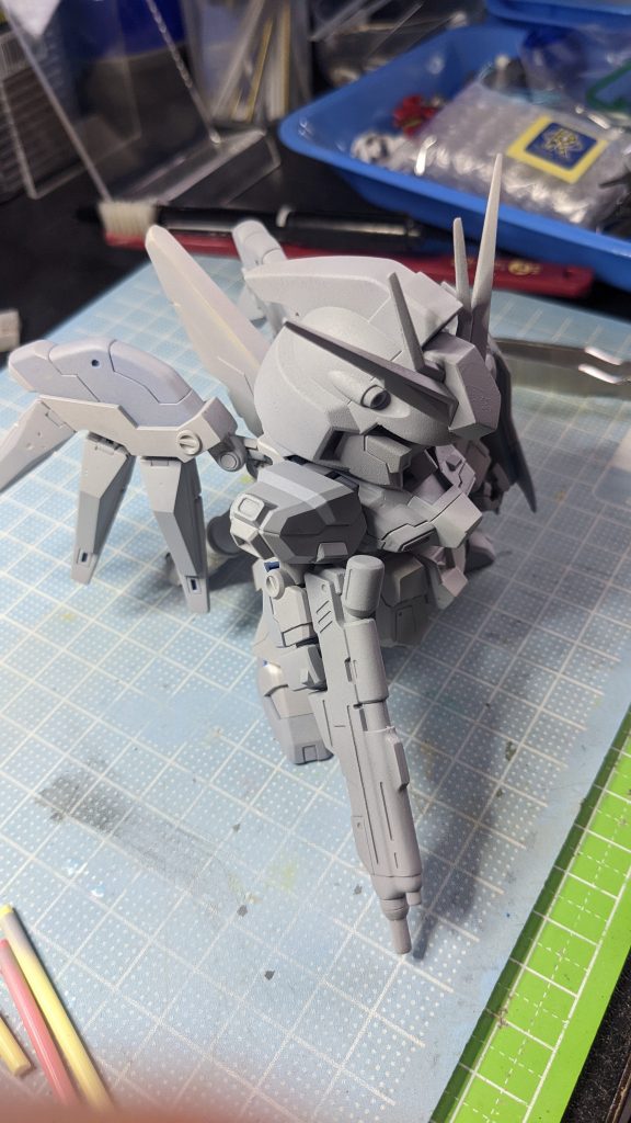 各部に入っていた細かいモールドは全部埋めて、シンプルにしました。ライン系のモールドは彫り直しました。