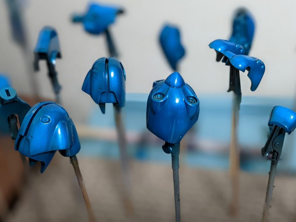 青を塗った状態です。少しグラデーションが大人しくなりました。