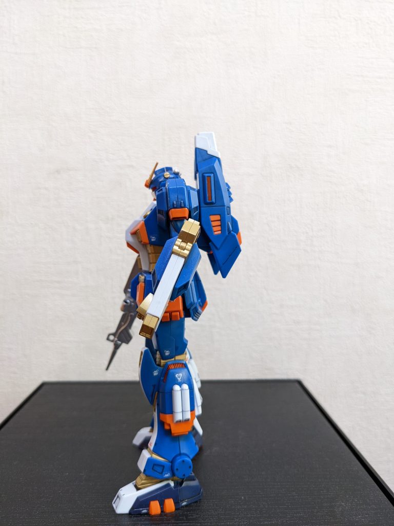 まずは左からさて、今回の作品について。暑い日続くので「海水浴に行って、チャプっと波と戯れた後、パラソルの下でグビッと🍺を!(←コレばっか😅)」と行きたいトコですが、コロナどころか年齢的にもビミョー💦なので、「せめてプラモで・・・」という思いを込めて制作。なので「涼しさ」と「爽やかさ」を最優先してカラーリングしました😊