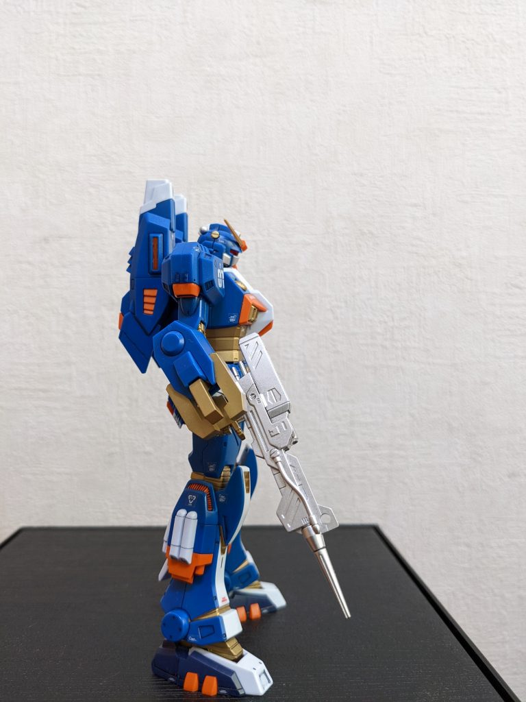 右側面ライフルも「涼しさ」重視してシャインシルバーでベタ塗り。