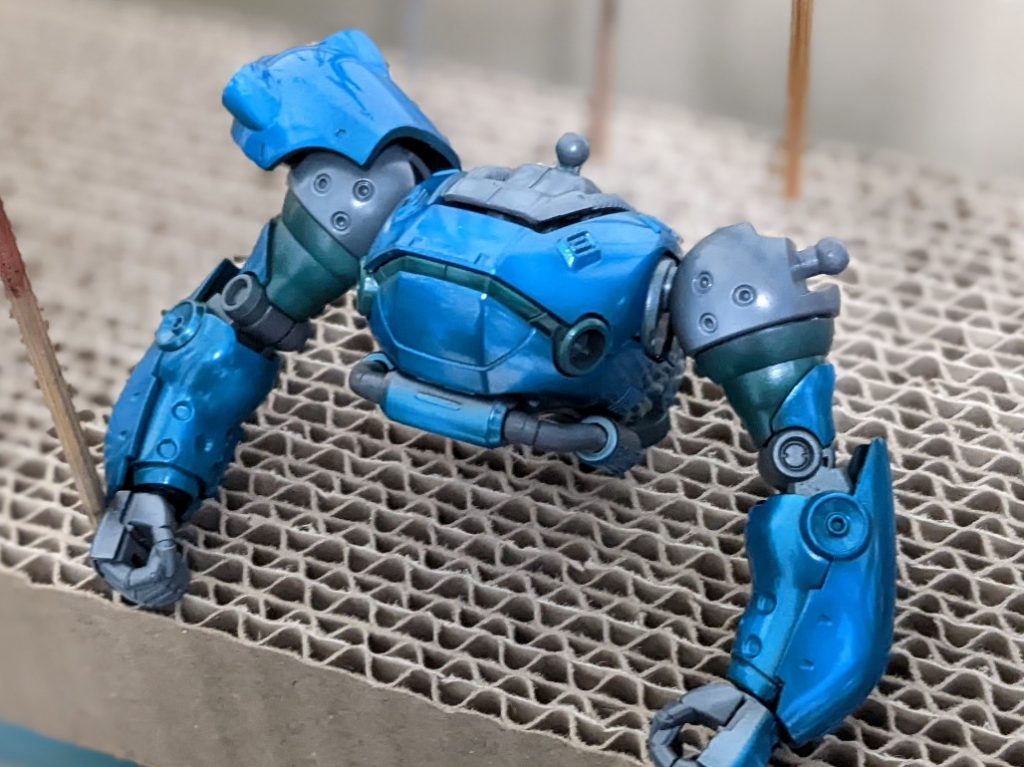 グレー部分もグラデーション塗装しています。