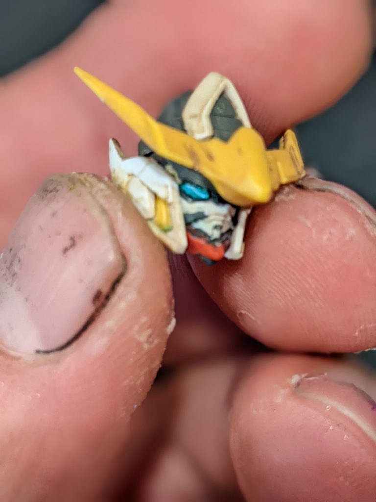 hgのバルバトスは顔が奥まってたので微妙に前に出しました。やっぱ男前やわぁ