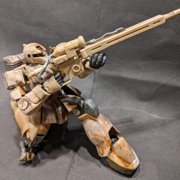 雨足の中のスナイパーザク