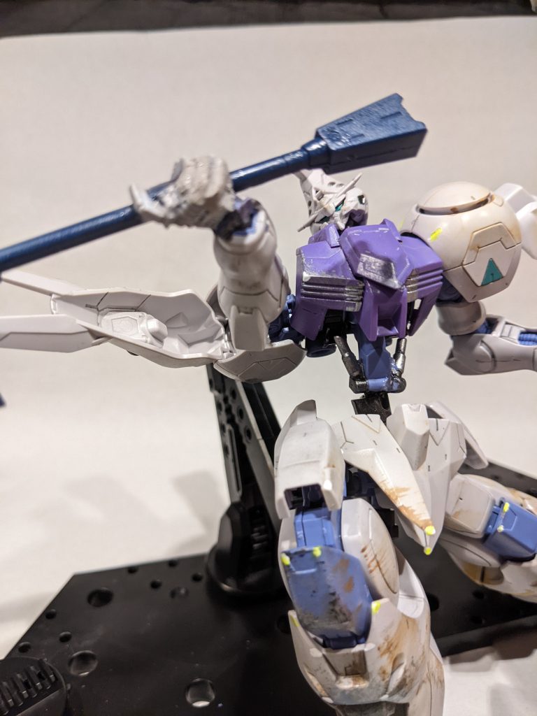 キマリスはめちゃくちゃかっこいいんですが、腕とか手首とか取れやすく、ポーズが取れないので各所削ったり、ダブルジョイントで可動を広め、素敵なポーズが取れるようにしてみました。