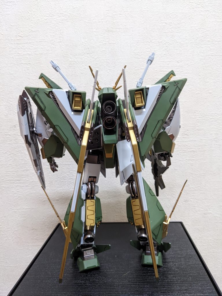 背面肩を「緑白ツートン→中は金!」にしたのと、ふくらはぎ中央を金にしたのがお気に入りポイント😆