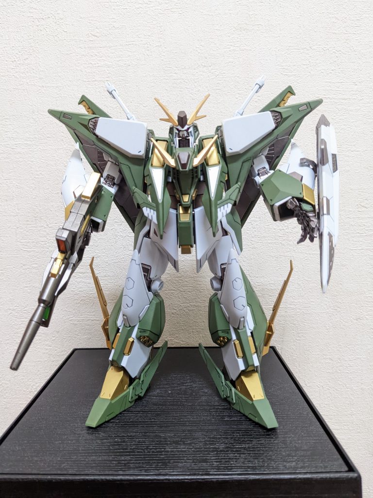 正面入手したものの「どうやって仕上げるかなぁ🤔」と思案してたら、突然額に⚡が走り😁、「胸の