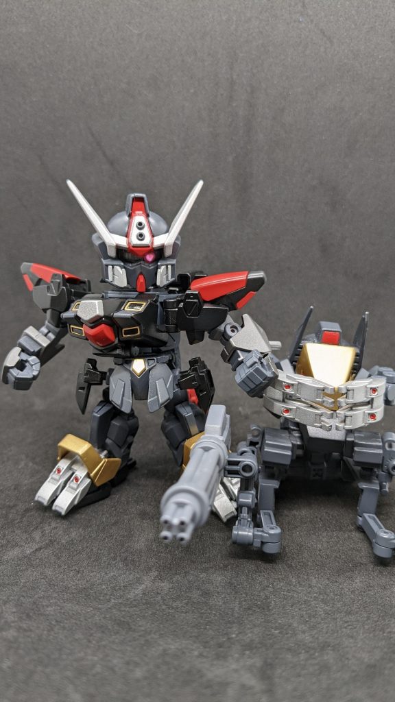 モノアイ軽装状態とシールドビークル。ツインアイはプラバンで別パーツ化しているので取り外して本来のモノアイ状態にすることが出来ます。こっちも悪そうでいいですね!