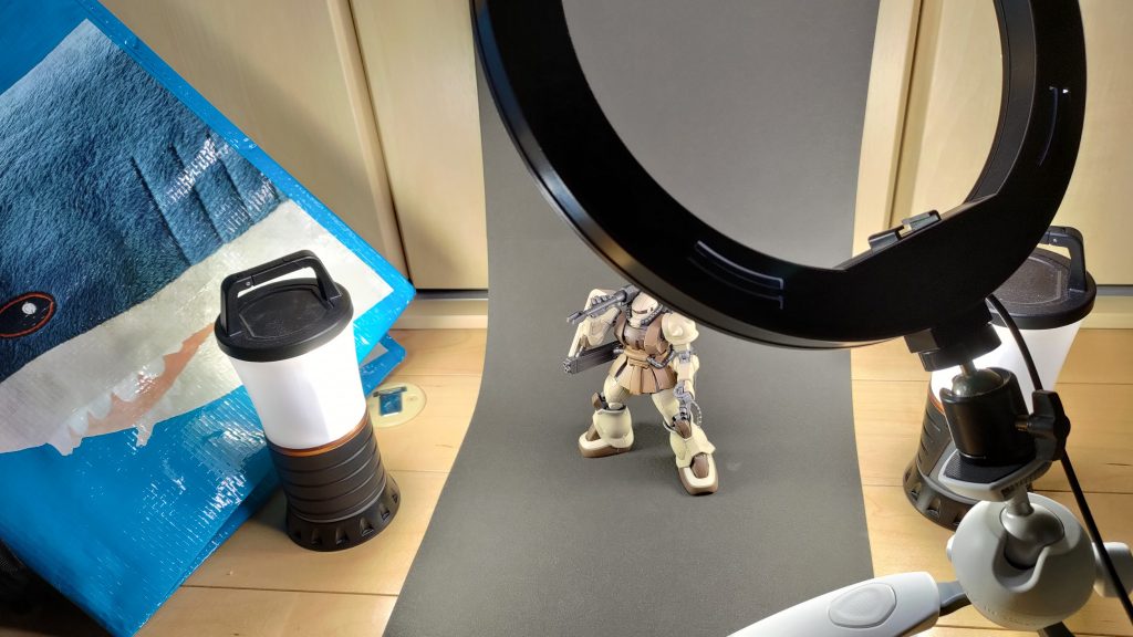 撮影はササッと済ませる場合はこんな感じ　背景から生活感を消すだけで作品が見やすくなります