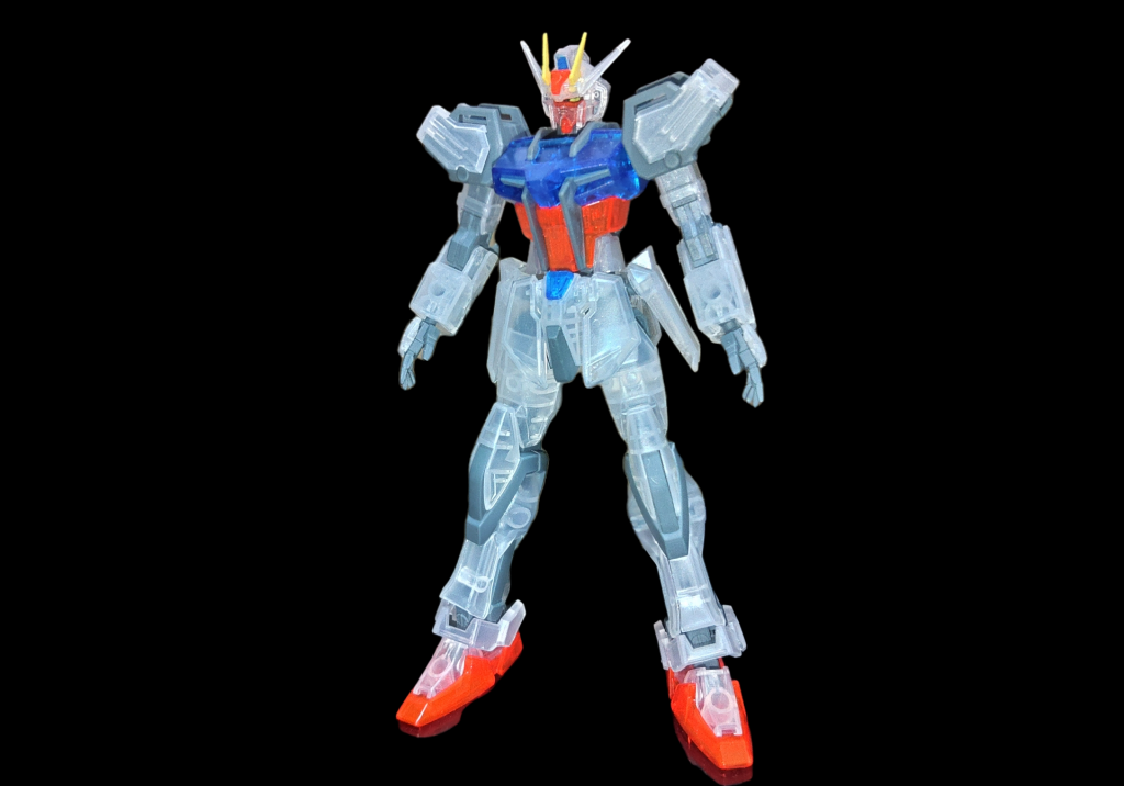 2体目EGストライククリアエディションです。2021年と2022年の一番くじのから各クリアパーツだけで組み上げたものです。展示モデルとしてするつもりで手は30㎜の平手に変更しました。