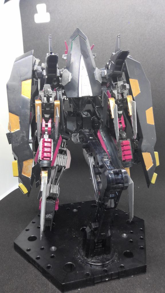 グレモリーの特徴でもあったフード部分は別のパーツに置き換えられ、後述のギミックにて重要な役割を果たす。