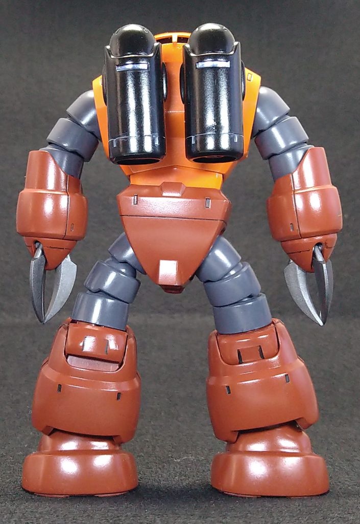 １年前にパチ組していたものに塗装をしたのですがボディを接着していた為に細かい色分けができなかった･･･