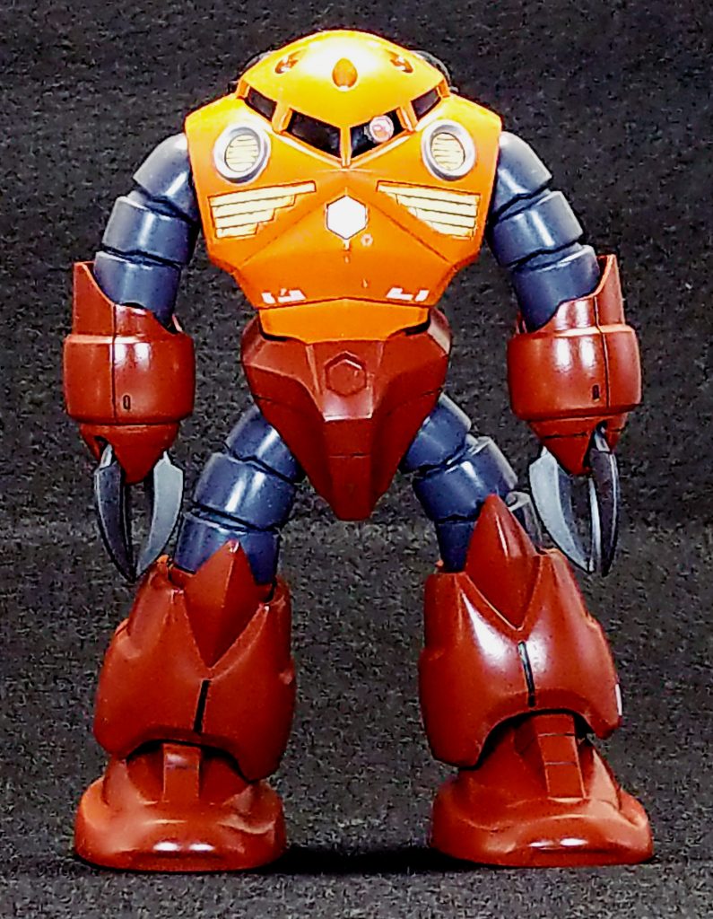 今回は某国際救助隊のサポートメカをイメージして塗装をしたのですが、元キットのシャア専用カラーリングに引っ張られてしまいました。