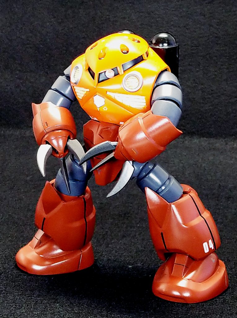 ちょっぴりモジモジなズゴックさんです。つや消しコートしたはずなんですが光沢よりの半光沢って感じに仕上がってしまいました。 