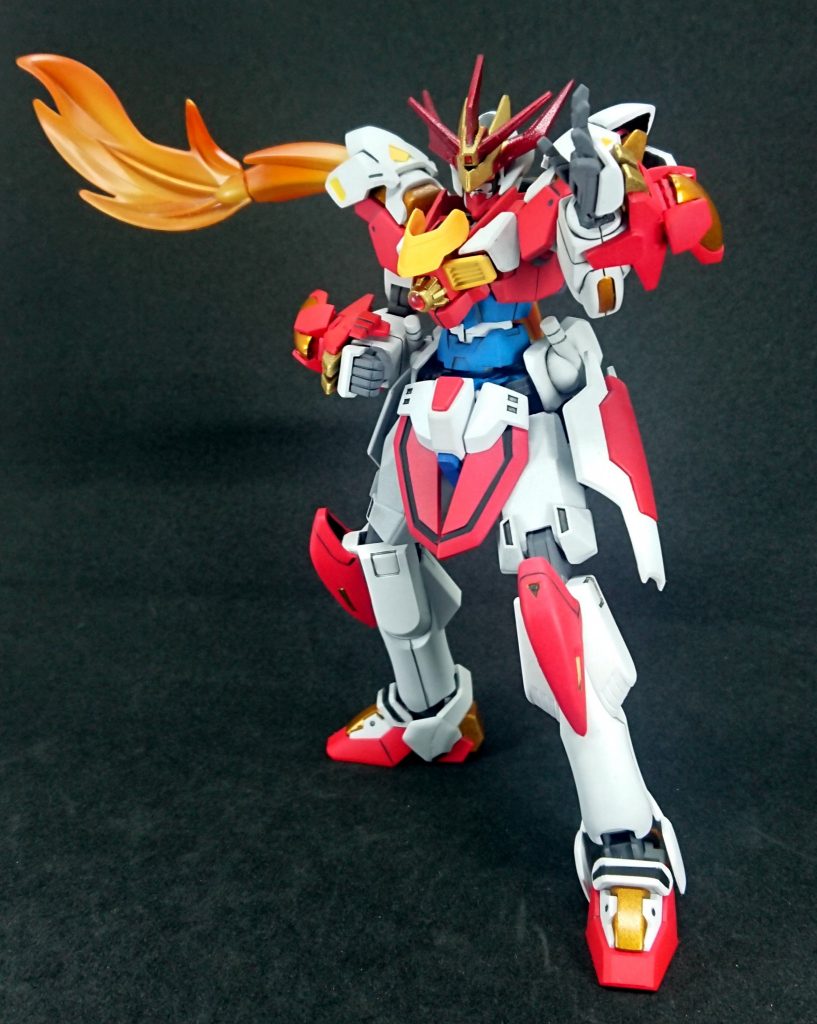 自らの格闘技経験とアニメGガンダムを食い入るように観て覚えた我流派東方不敗で闘います。戦闘モードになると機体のオーバーヒートを抑えるため腰部背面から炎の尻尾を放出。