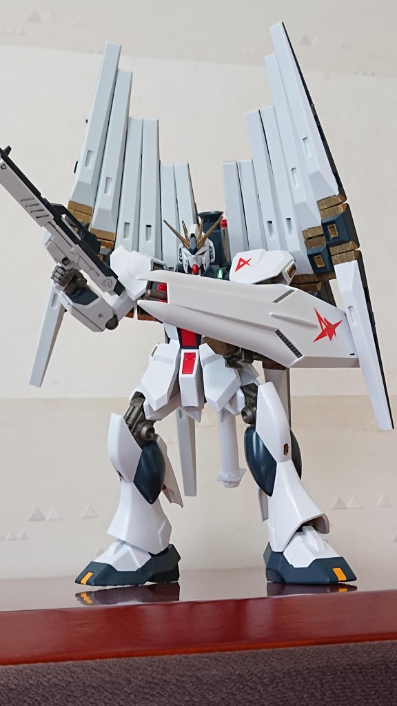 重さに耐えてるトコ…(笑)下の画像のポーズが取らせたかったんです……