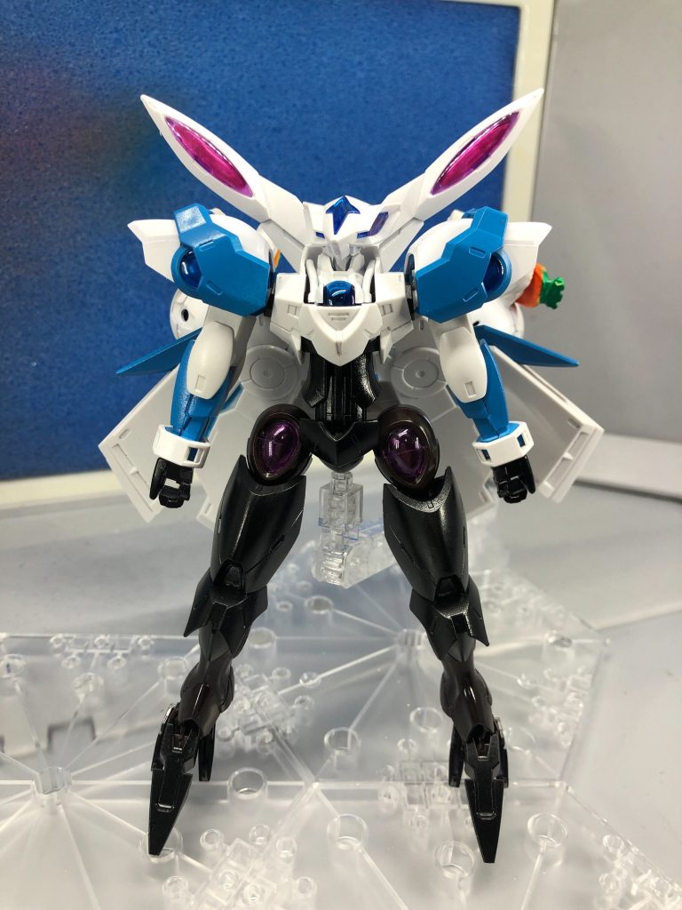 正面下半身は黒＋クリアブラックと赤褐色＋クリアブラックの箇所があるのですが、あまり見分けがつかないですね