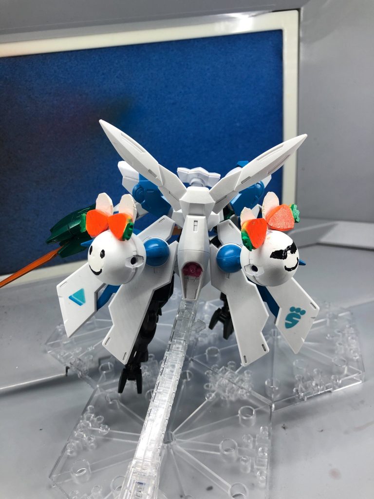 背面ポッド無しでも背面のウィングが重めで自立が難しいですね