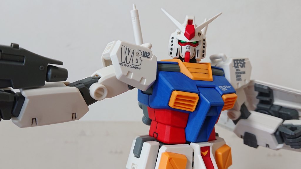 古いキットなので今のMGみたいにアクションには向かないけど間接がカチッとしてて良い♪