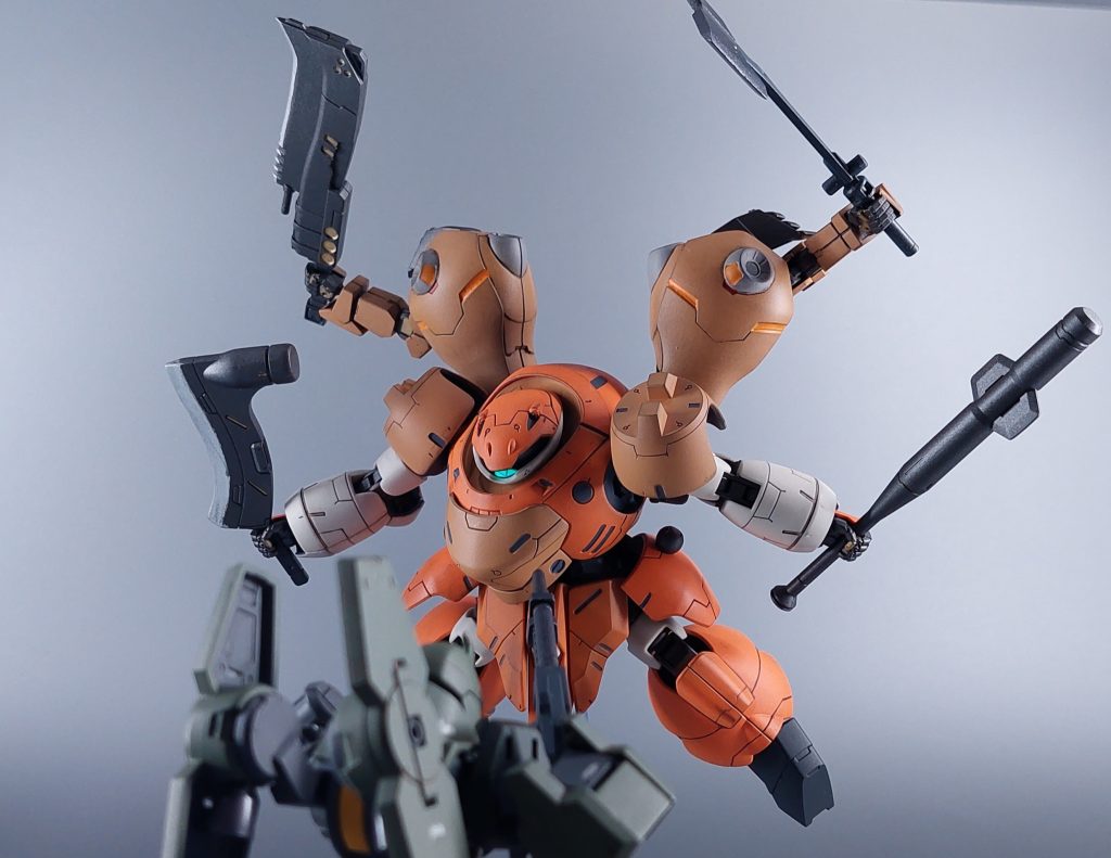 もちろん近接武器四刀流も腕のリーチが短いランドマンロディのために取り回しのいいハンマーチョッパー、マチェット、グレイズアックス、ブレーディッドバットをチョイス。オラオラしながら敵機をボコり倒します 